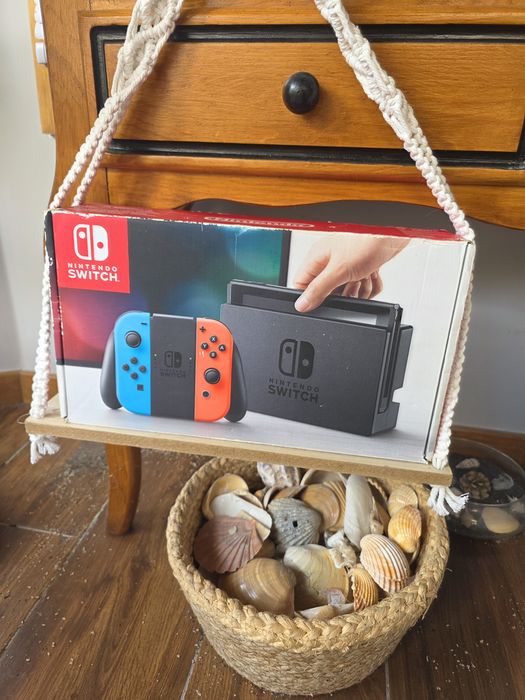 Nintendo Switch L
