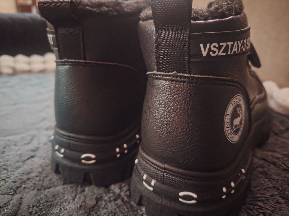 Buty zimowe solidne.