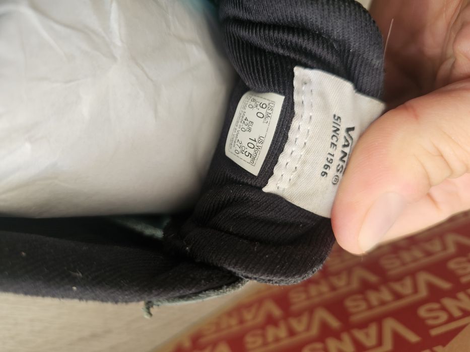 Buty vans  czarne  roz 42