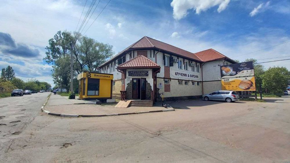 Комерція з ремонтом та комунікаціями, 172м2