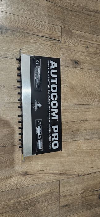 Behringer AutoCom PRO mdx 1400
