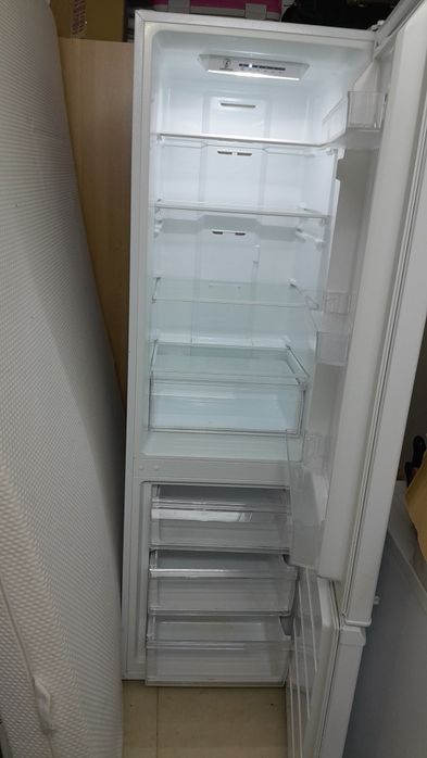 Frigorifico electronia nofrost 180x60x55