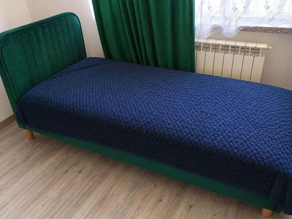 Sprzedam dwa łóżka bez materaców