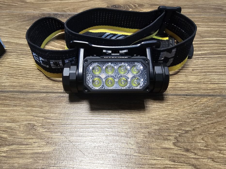 Налобний ліхтар Nitecore HC65 UHE 2000 Lm