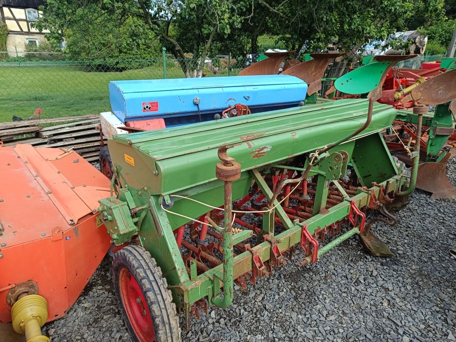 Siewnik zbożowy HassiaDU100 2,5 ,3m