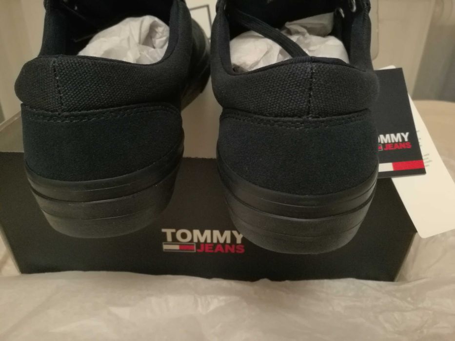 Nowe buty Tommy Hilfiger rozmiar 42 - EM0EM00800 Twilight Navy  UNIKAT