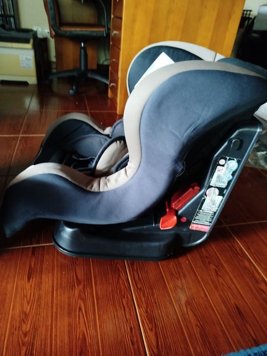 Cadeira de bebê de automóvel