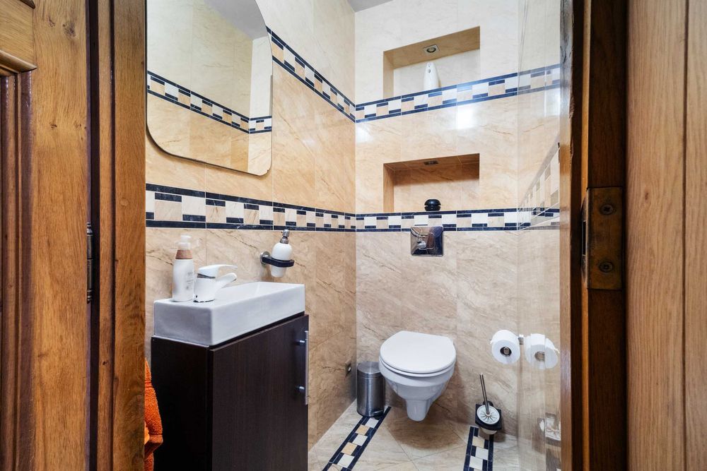 Dom jednorodzinny oraz budynki usługowy na sprzedaż Darłowo