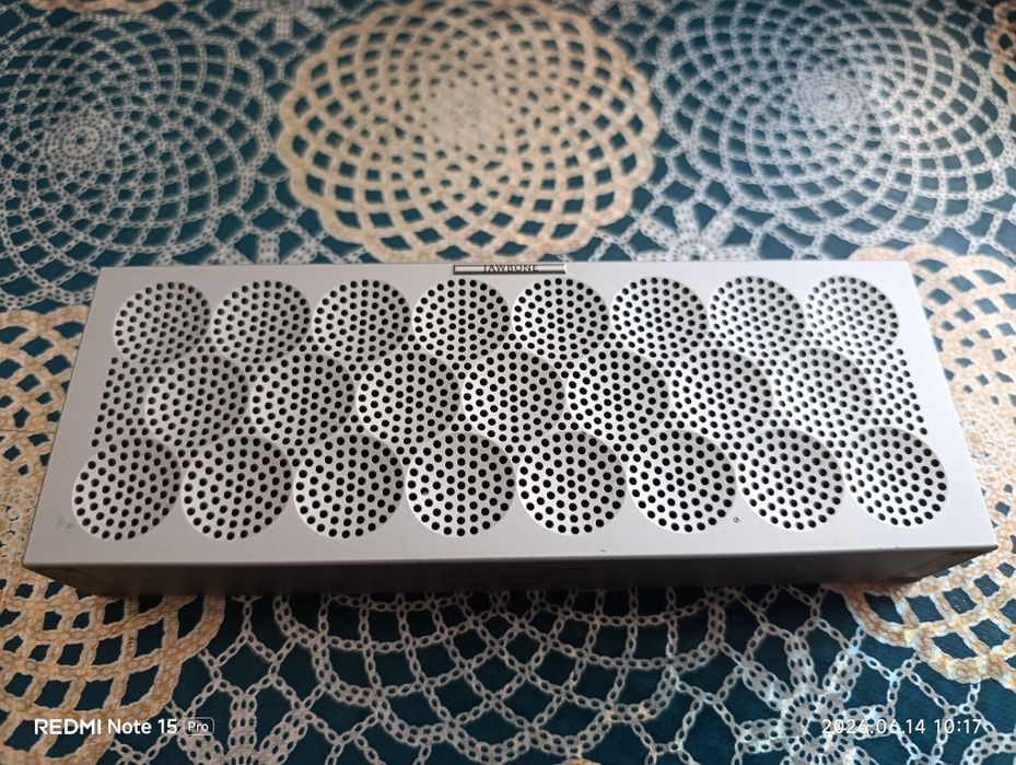 Продам Jawbone jambox mini