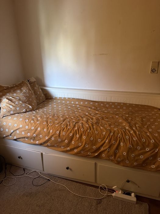 cama ikea, com estrado sem colchao