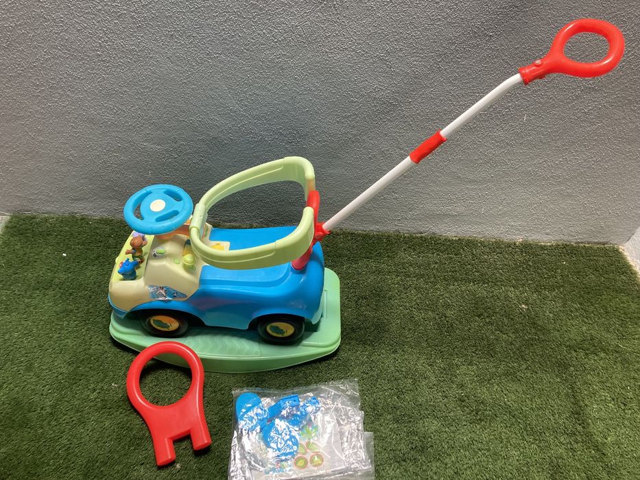 Carrinho e baloiço 2 em 1