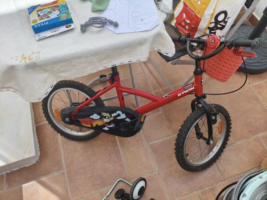 Bicicleta Criança B’TWIN 14” (com rodinhas) – Excelente estado