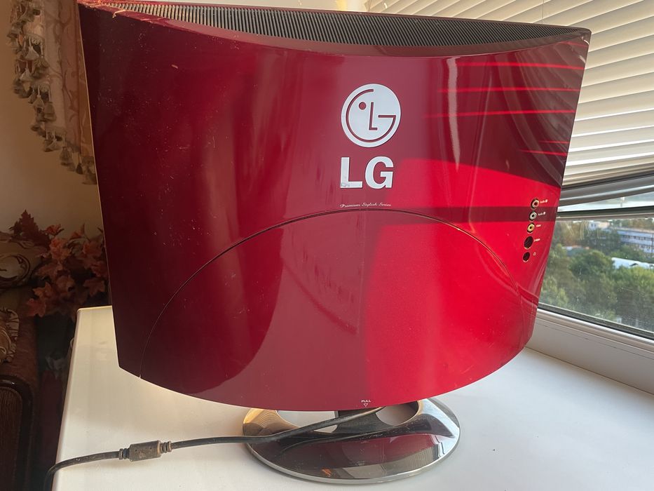 Монітор-телевізор LG Flatron M1740AB