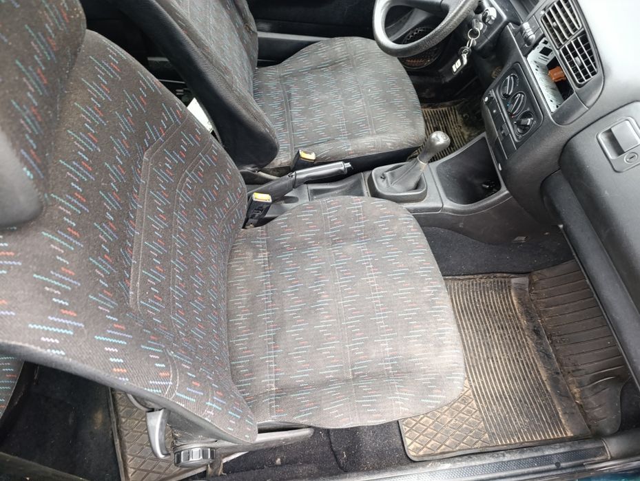 Wnętrze fotele kanapa volkswagen golf 3 grzane fotele