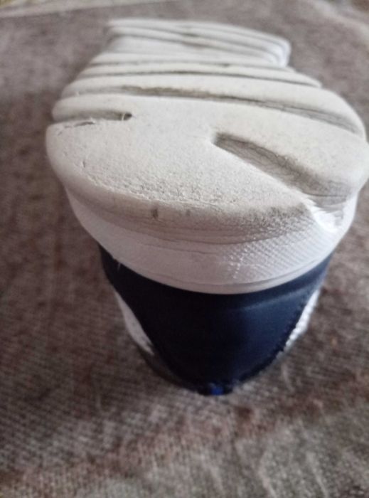 Кроссовки женские.