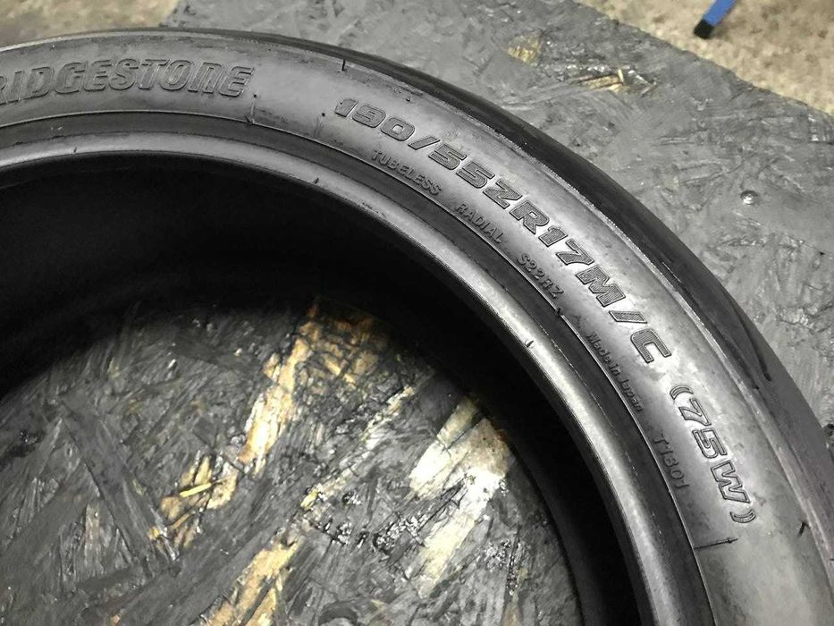 Мото шини б/в 190/55 R17 Bridgestone Battlax Hypersport S22R (2621М)