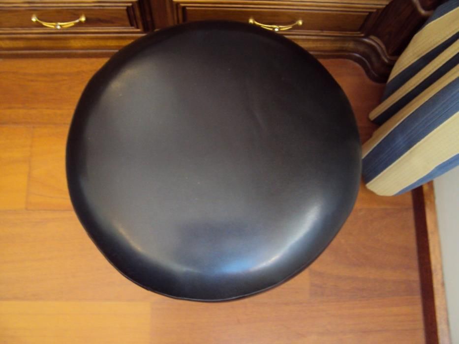 Pouf / banco cor preto