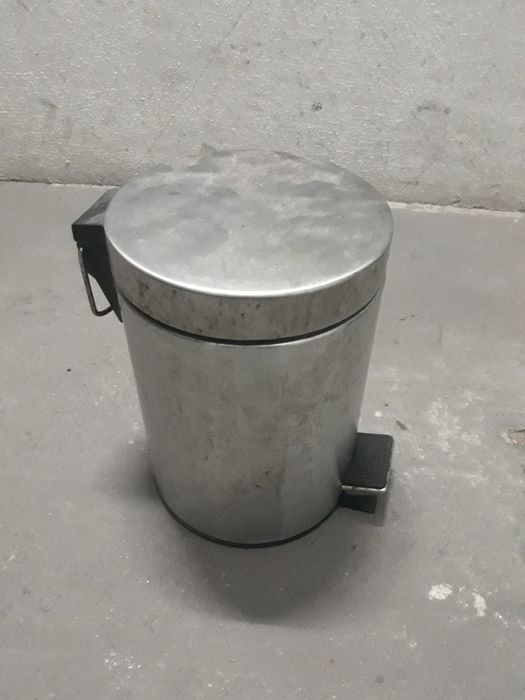 Balde do lixo casa de banho