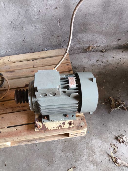 Motor EFACEC Trifásico 380V 5.5KW 12.8A