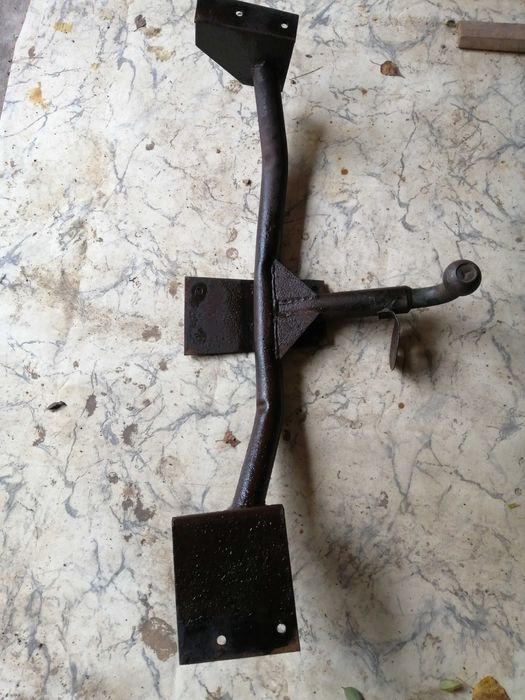 Фаркоп на ВАЗ 2110