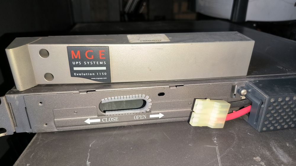 Бесперебойник UPS MGE Evolution 1150 770Вт чистая синусоида 24В