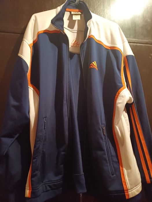 Vende se Casaco Adidas