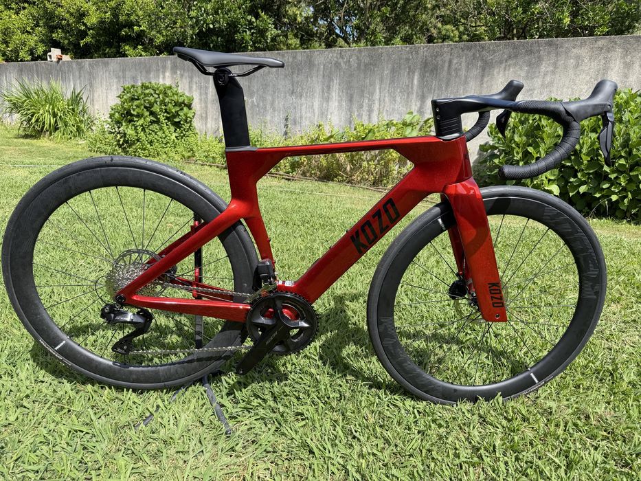 Bicicleta Aero Carbono KOZO