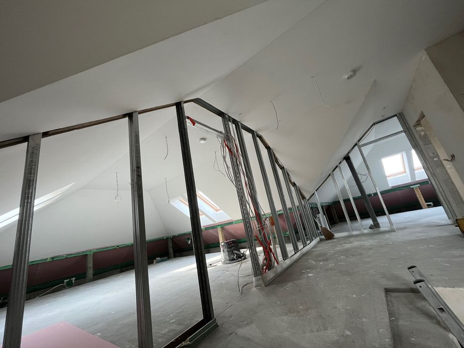 Zabudowa poddaszy, szpachlowanie ścian