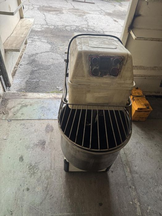 Тестомес, миксер.