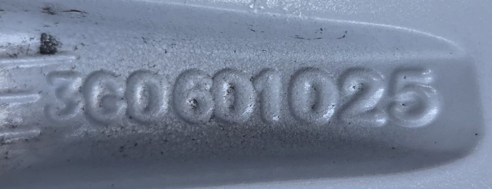Felgi Oryginał VW Passat B8 Sharan 7N opony lato 215/60R16