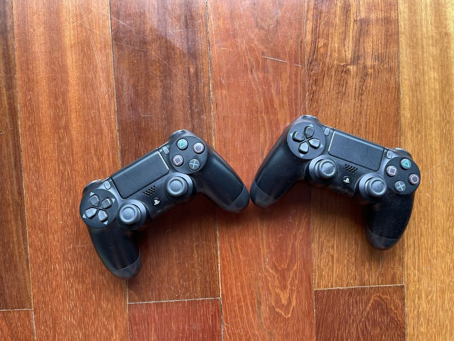 PS4 1 TB + 2 Comandos + 16 Jogos – Excelente Estado