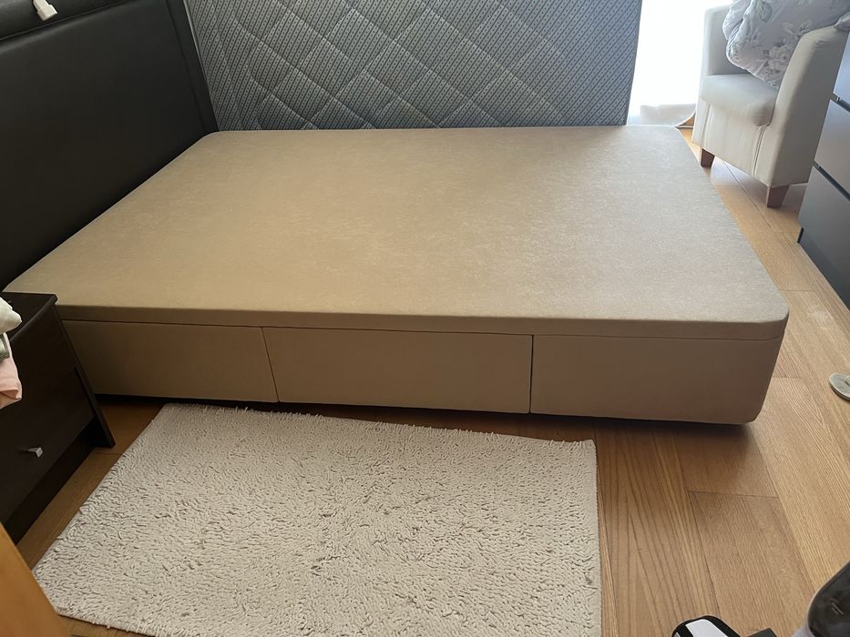 cama e cabeceira