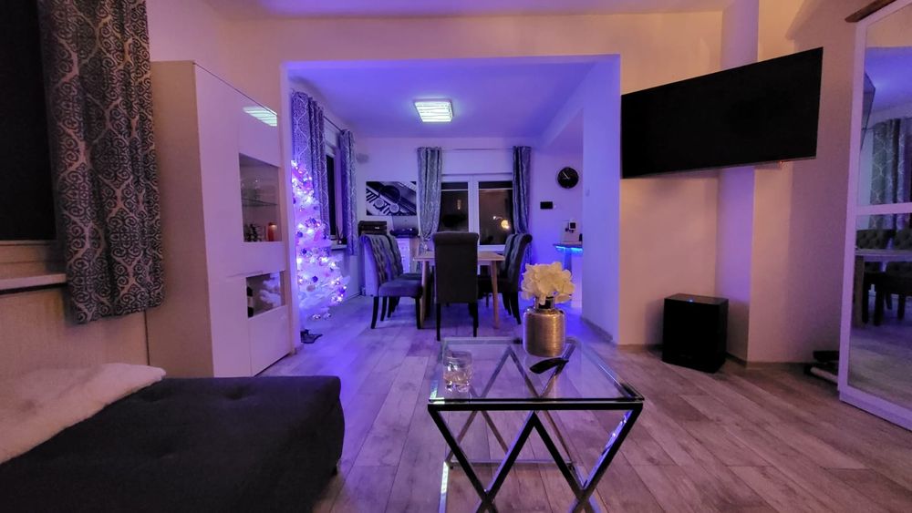 Dom wolnostojący z garażem