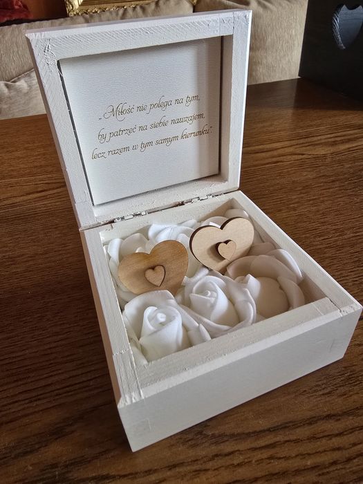 Koszyczki ratunkowe i pudełko na obrączki
