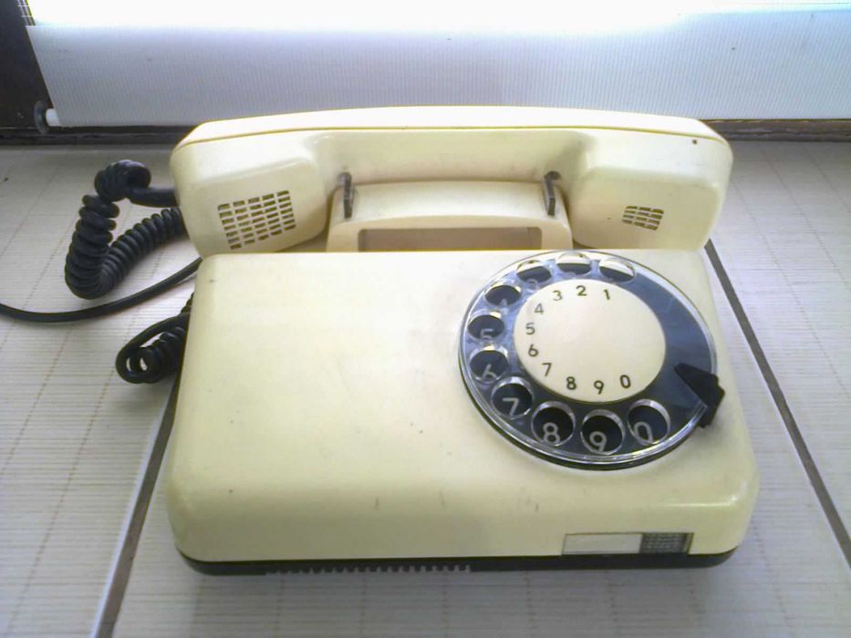 Telefon stacjonarny tarczowy Tulipan prl