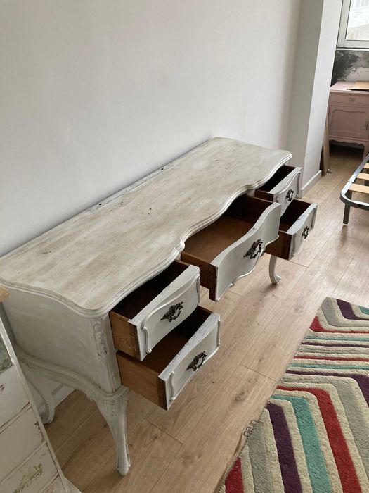 aparador antigo de madeira