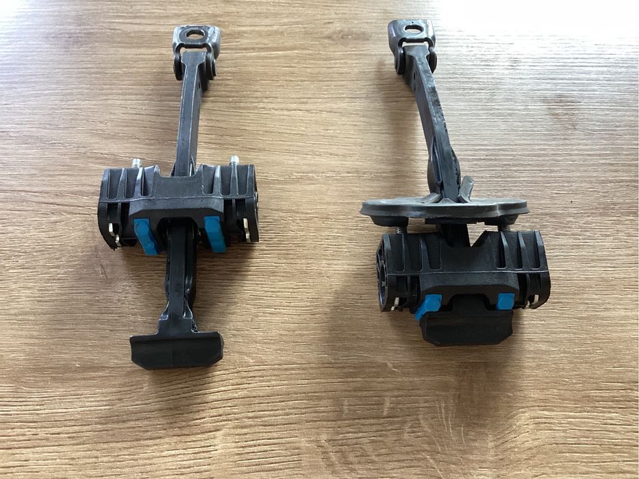 Огранічітель Передньої двері Mercedes Sprinter 907 Обмежувач Дверки