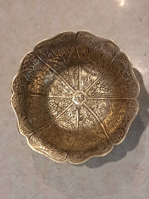 На подарок - бронзовая кофетница - латунь, бронза.