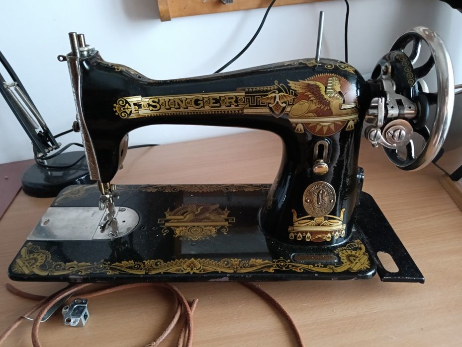 Máquina costura antiga da Singer
