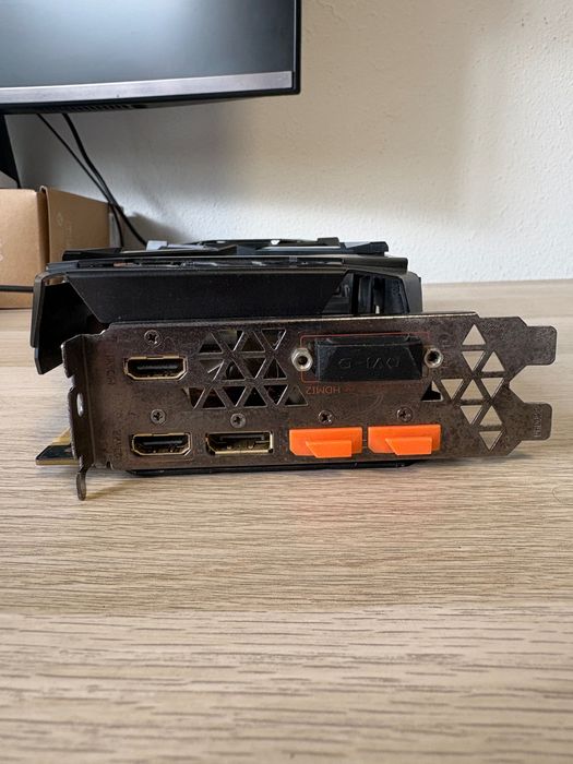 AORUS GTX 1080 Ti 11GB – sem imagem / para reparação