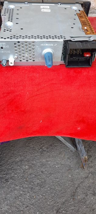 Продам штатну магнітолу Пежо 308