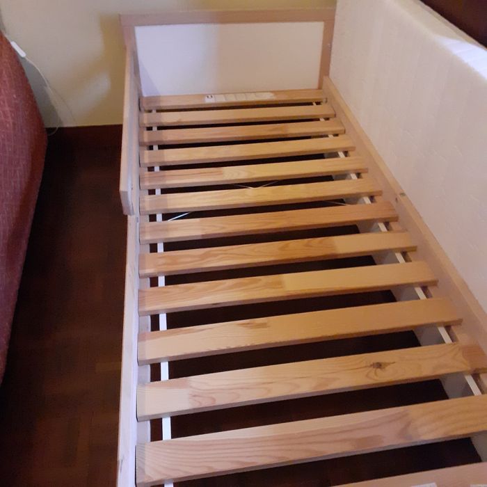 Cama com colchão IKEA criança