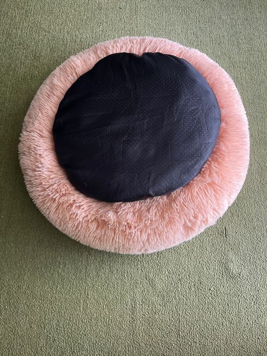 Cama Anti-Stress Felpuda para Cão ou Gato (Estilo Donut) – Rosa