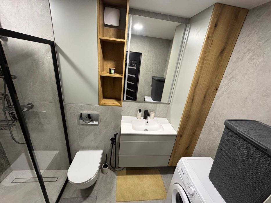 Продам 2кімнатну квартиру з новим ремонтом в центрі міста!