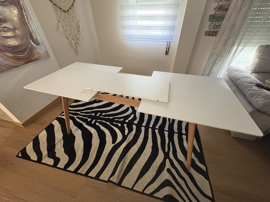 Venda de mesa branca extensível