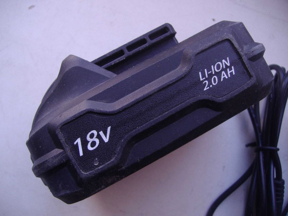 Аккумулятор 18v 2Ah Li-ion с зарядным для него 18v 2a б/у