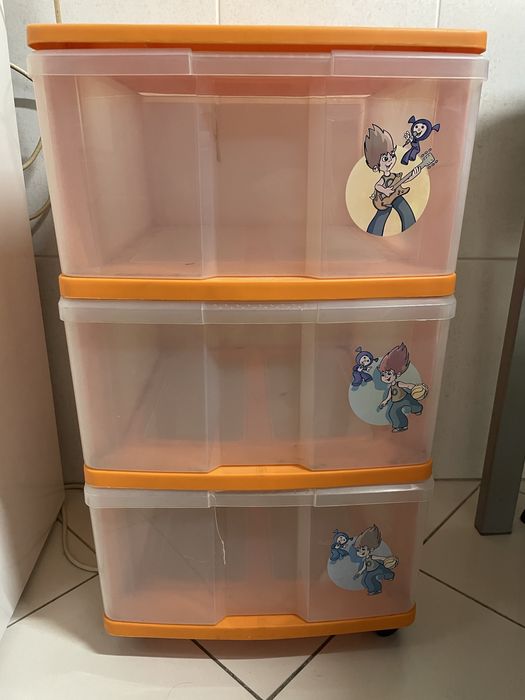 Armario de arrumação de brinquedos