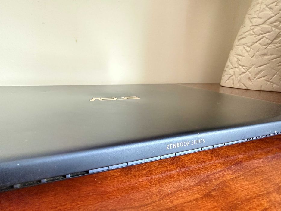 Asus ZenBook UX534FTC|15.6"FulHD|i7-10510u|16G Ram|Ssd 1Tb|GTX1650 4Gb