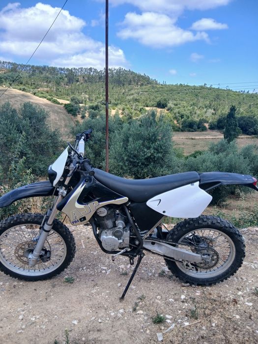AJP PR4 125 2001