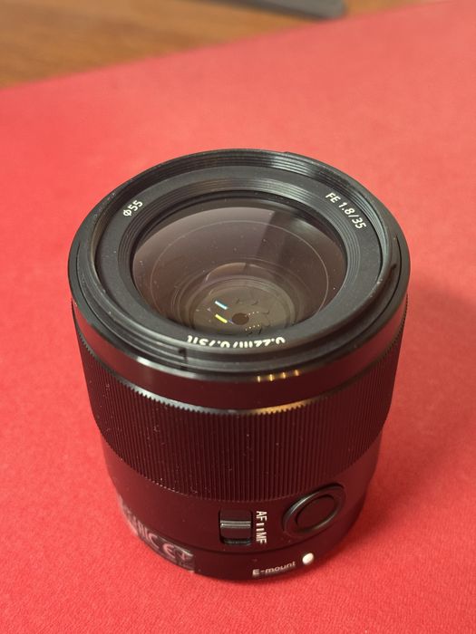 Sony FE 35mm f/1.8